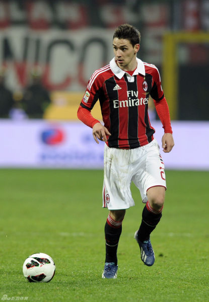 记者：米兰想租借+可选买断引入加蒂，但遭到尤文拒绝（记者称：米兰欲租借加蒂并附买断选项，尤文已拒绝）