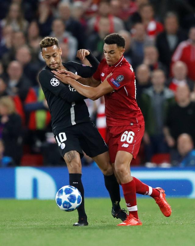 英超-纽卡斯尔2-1曼城终结对手四连胜，巴恩斯双响（英超：巴恩斯梅开二度，纽卡2-1力克曼城，终结对手四连胜）