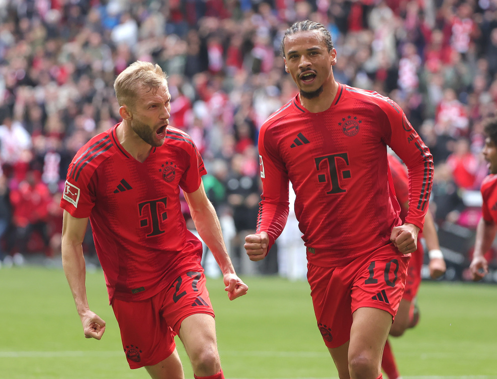 足球世界杯主题周边开售，球迷抢购