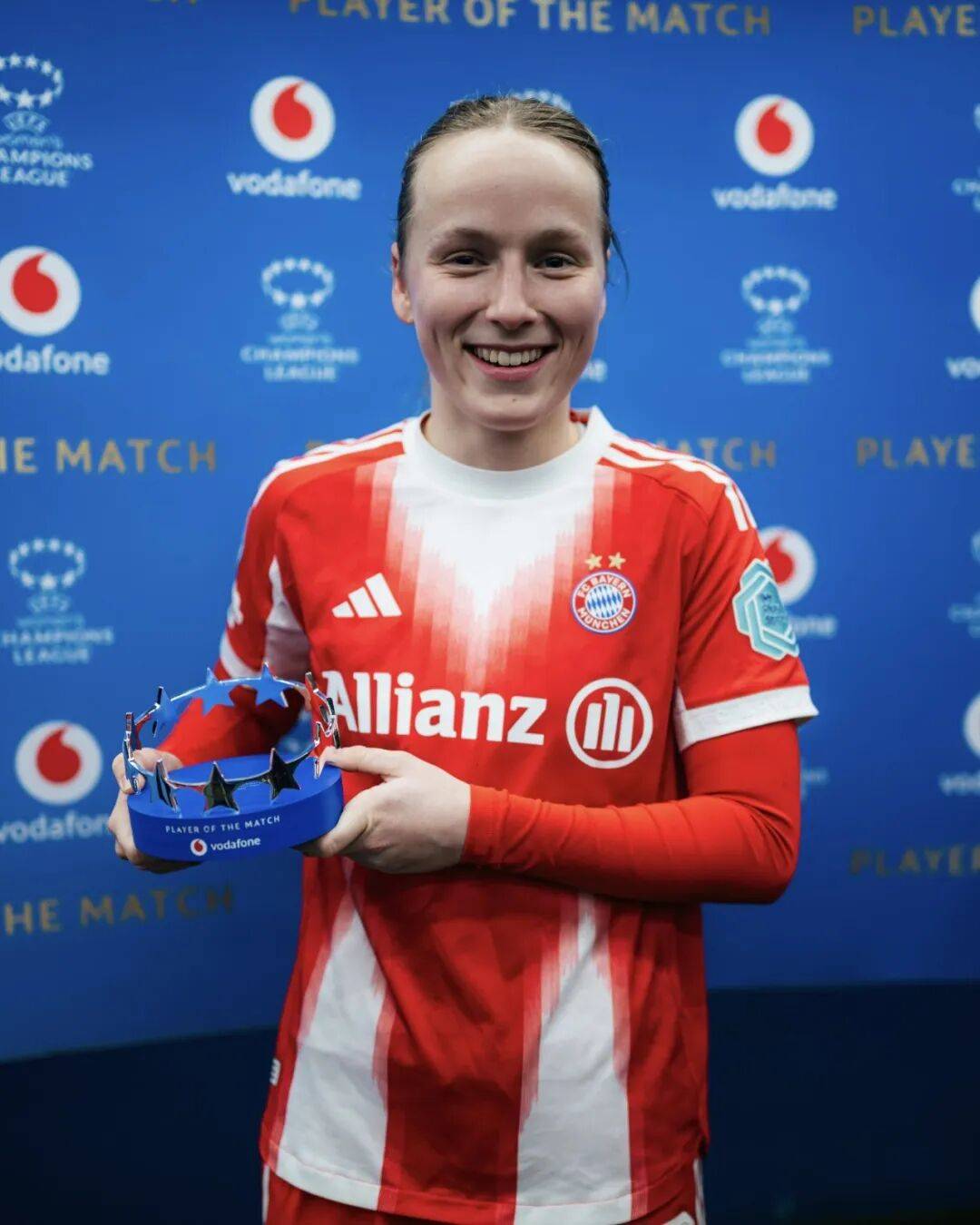 记者：明天青岛西海岸代理主帅毛雷尔携里切利参加赛前发布会