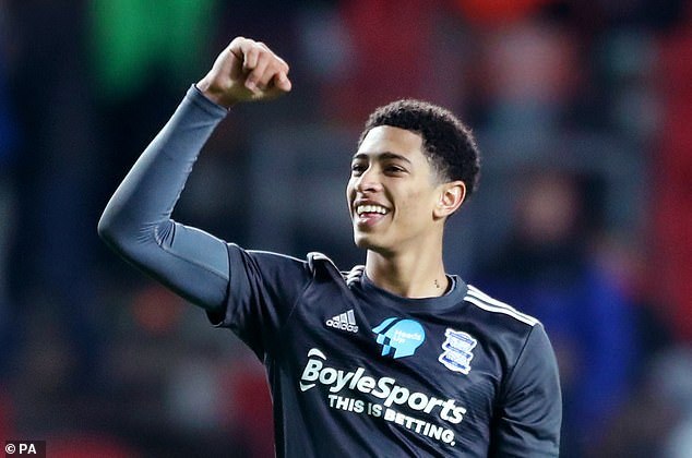 下轮西甲联赛，皇马一线队后卫仅有吕迪格&阿森西奥可以使用（下轮西甲，皇马一线队可用后卫仅剩吕迪格与阿森西奥）