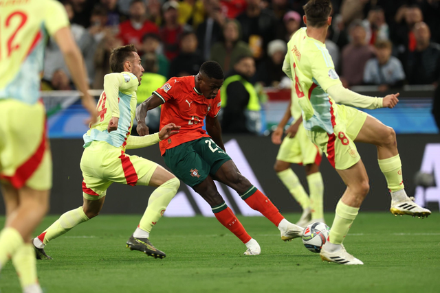 足球转会窗最新消息，欧洲豪门积极引援（欧洲豪门密集引援 转会窗重磅动态）