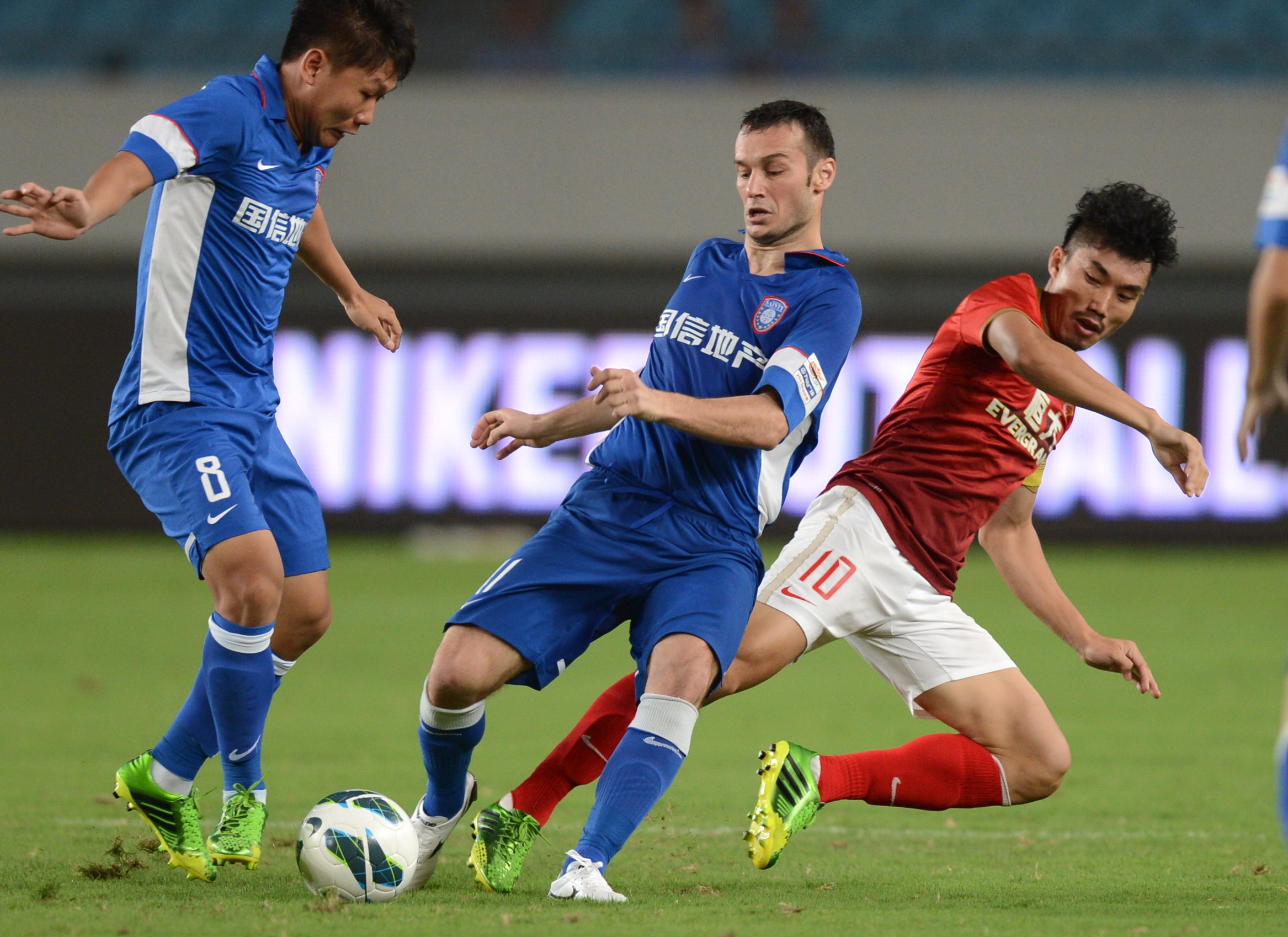 末节被弃用！周琦高效砍两双，杀伤力十足无奈罚球一般