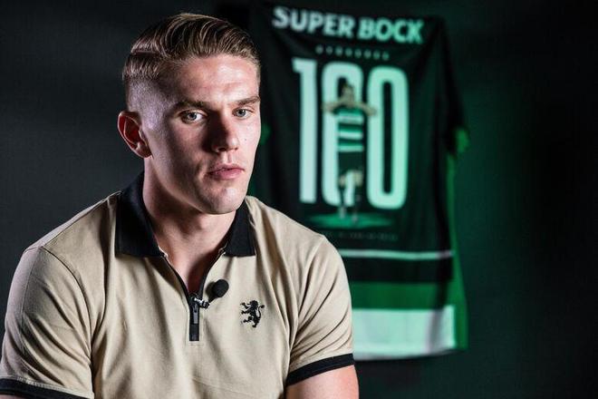 率队四冠+队史欧冠首封！官方：恩里克当选FIFA年度最佳教练​（带队夺四冠并创欧冠队史首零封！官方宣布：恩里克荣膺FIFA年度最佳教练）