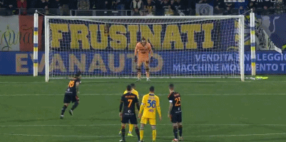 14场4球！19岁非洲中场天才新星横空出世，两大欧洲豪门都想签他