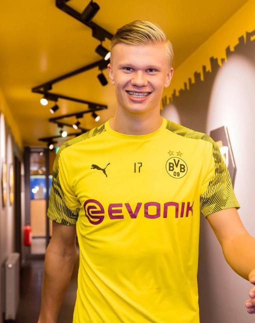 申花vs神户：米内罗、特谢拉首发，吴曦、马纳法出战