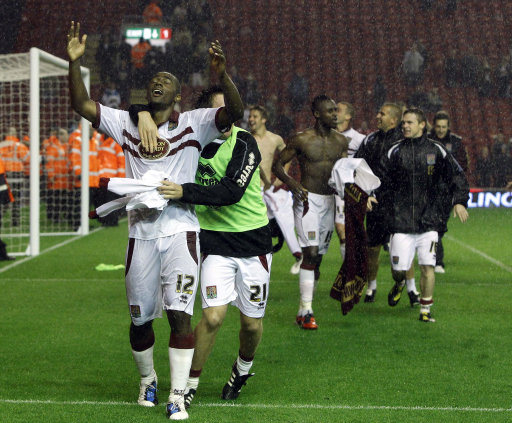 ESPN：曼联计划明年夏窗再引进中场，届时球队将有足够资金