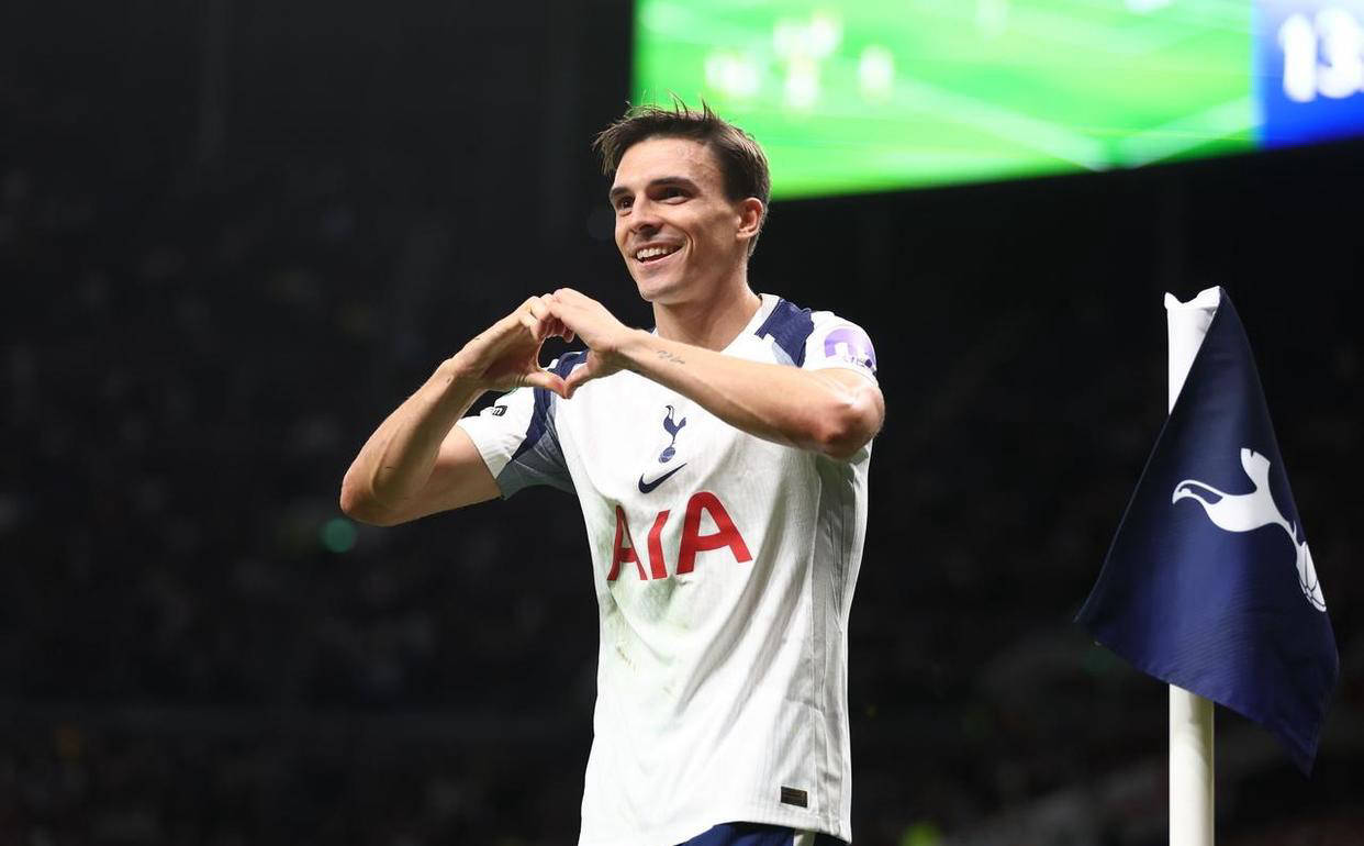 五粮液FIFA2026世界杯官方联名产品全球首发 携手世界杯开启“美酒+体育”跨界叙事新篇