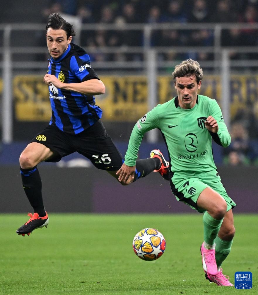 速体育12月20日讯 英超第17轮，纽卡主场2-2切尔西。（12月20日英超第17轮：纽卡斯尔联主场2-2战平切尔西）