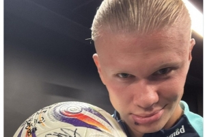 结束全年征程，国安队赛后拉励志标语：明年不服还要再干！