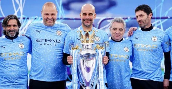 英超战报：罗杰斯双响，库尼亚破门难救主，维拉2-1曼联（英超焦点战：罗杰斯梅开二度，库尼亚破门难救主，阿斯顿维拉2-1力克曼联）